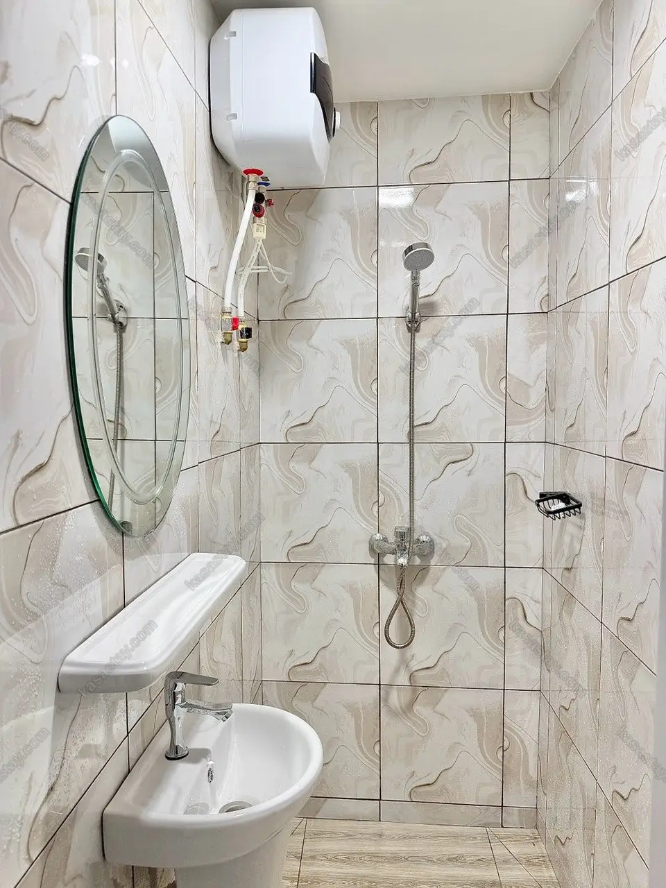 Room in Logpom, Douala, 1 bedroom 5