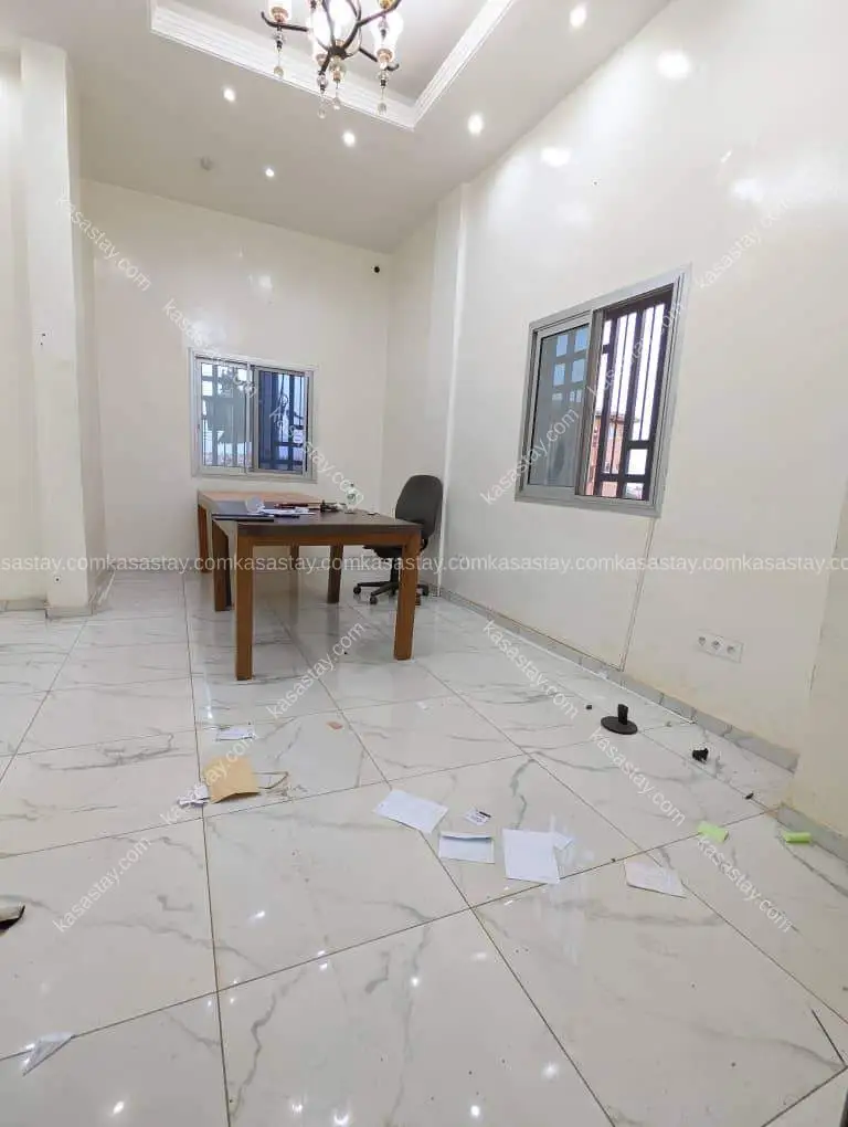 Office in mosquée rond point Damas 2