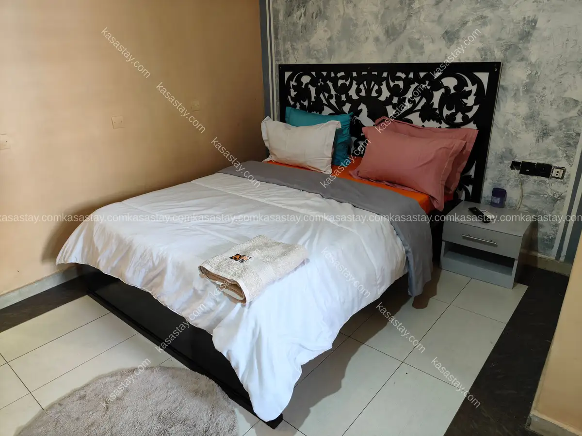 Chambre meublée entièrement équipée luxueuse à Mvogbi 0050