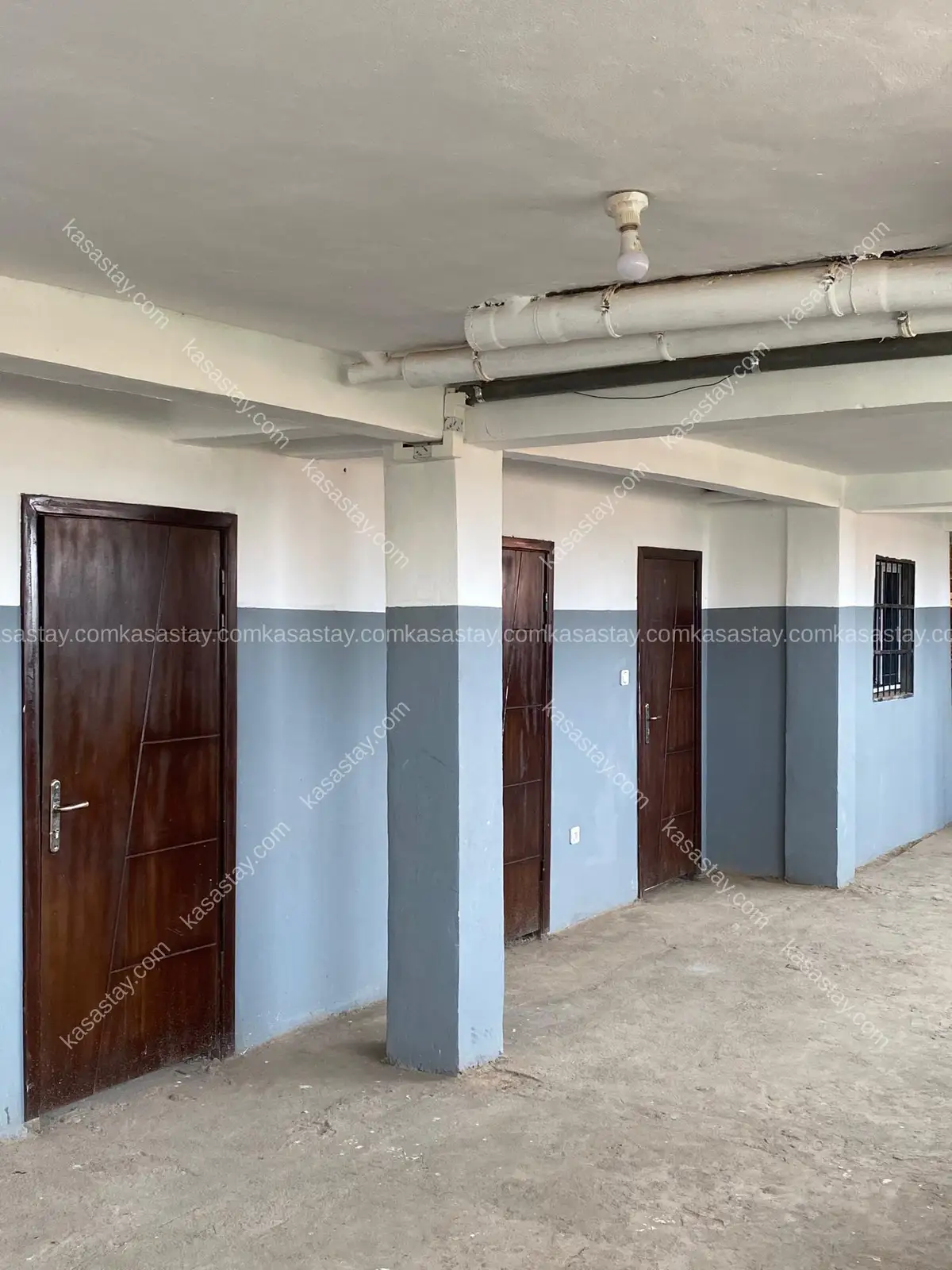 Chambre moderne au goudron à Nsimeyong, Yaoundé 4