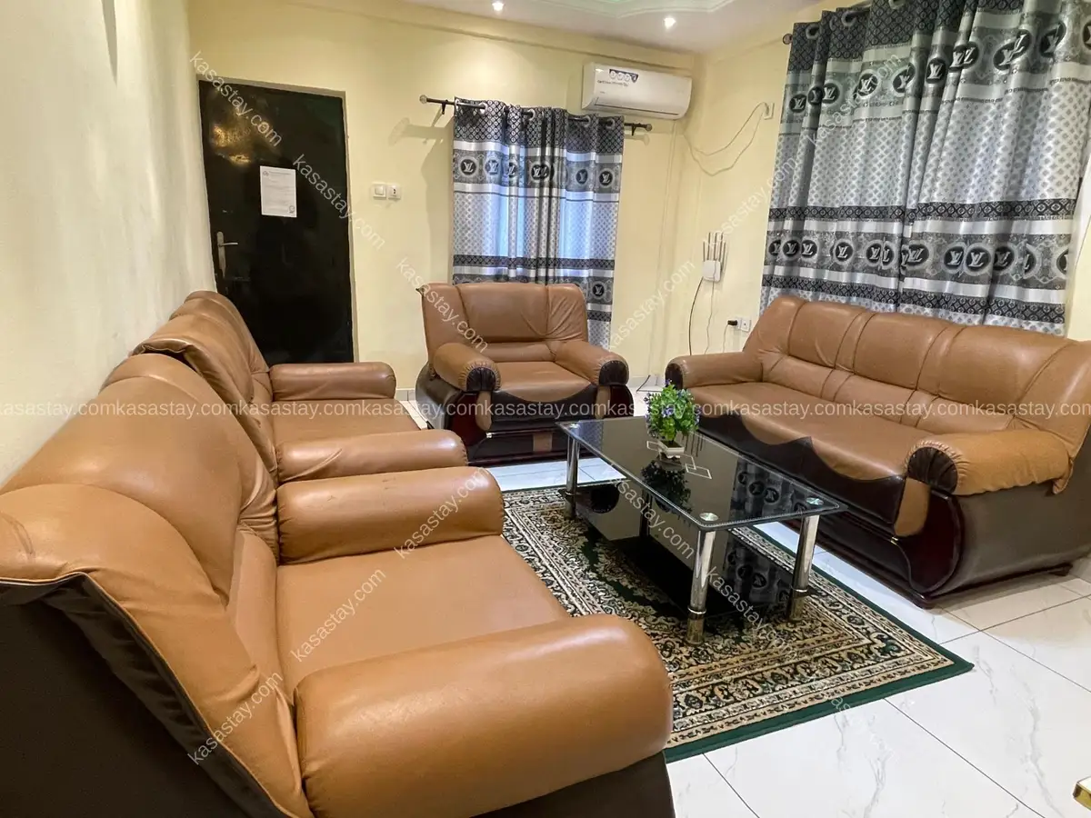 Appartement meublé diamant 2 par FIVE DIAMOND (CAMRAIL cité)