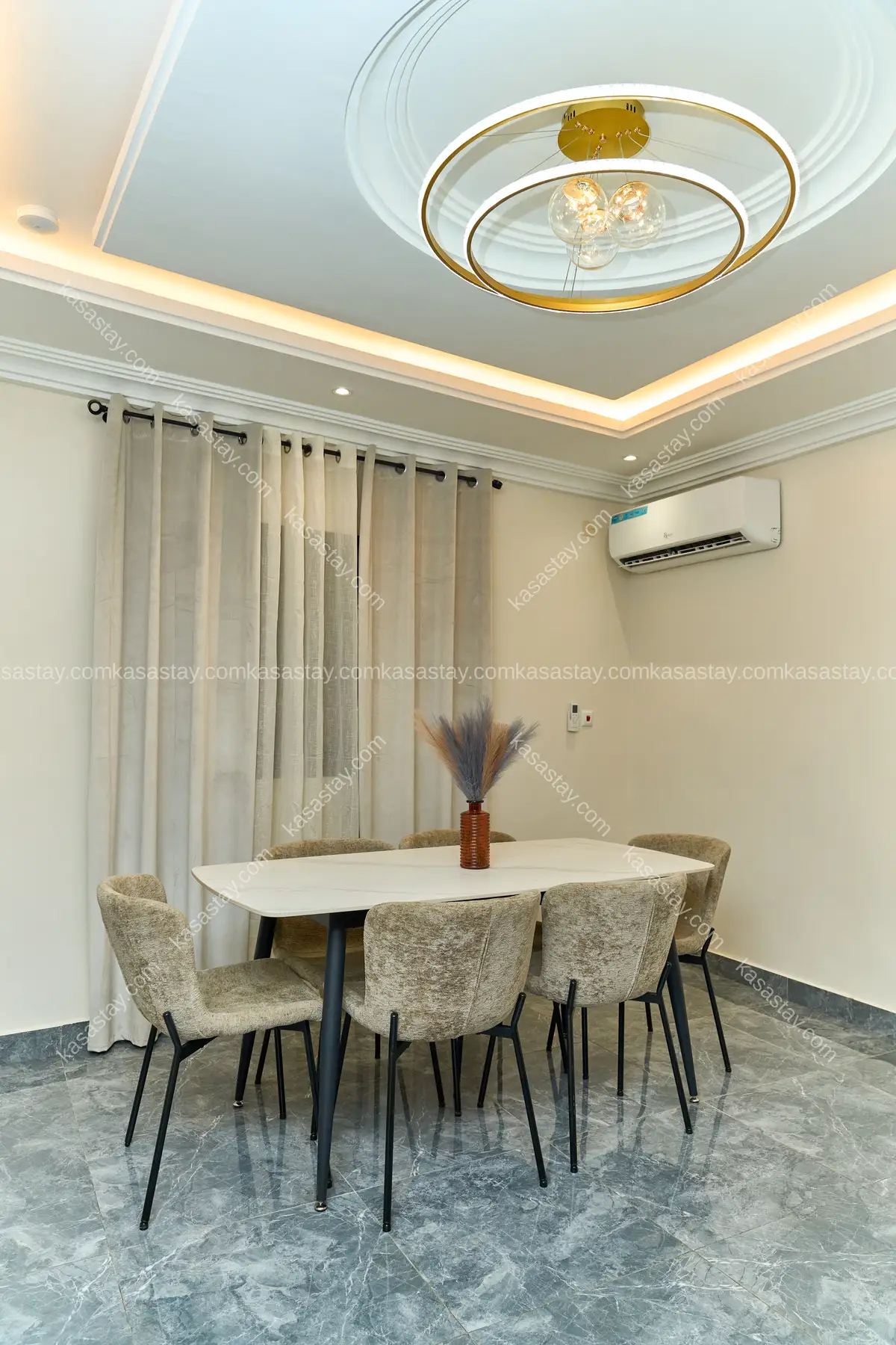 Appartement moderne et épuré de 2 chambres à Biyem-Assi, en bordure de route. 3