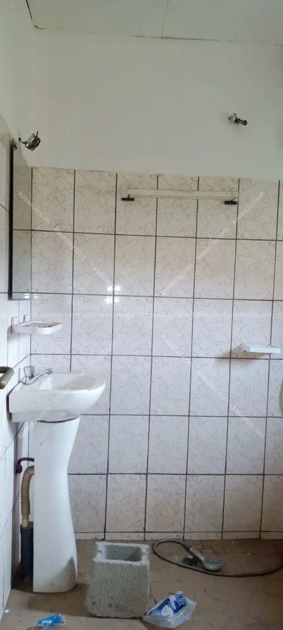 Chambres non meublées par résidence CAVIAR logbessou 3