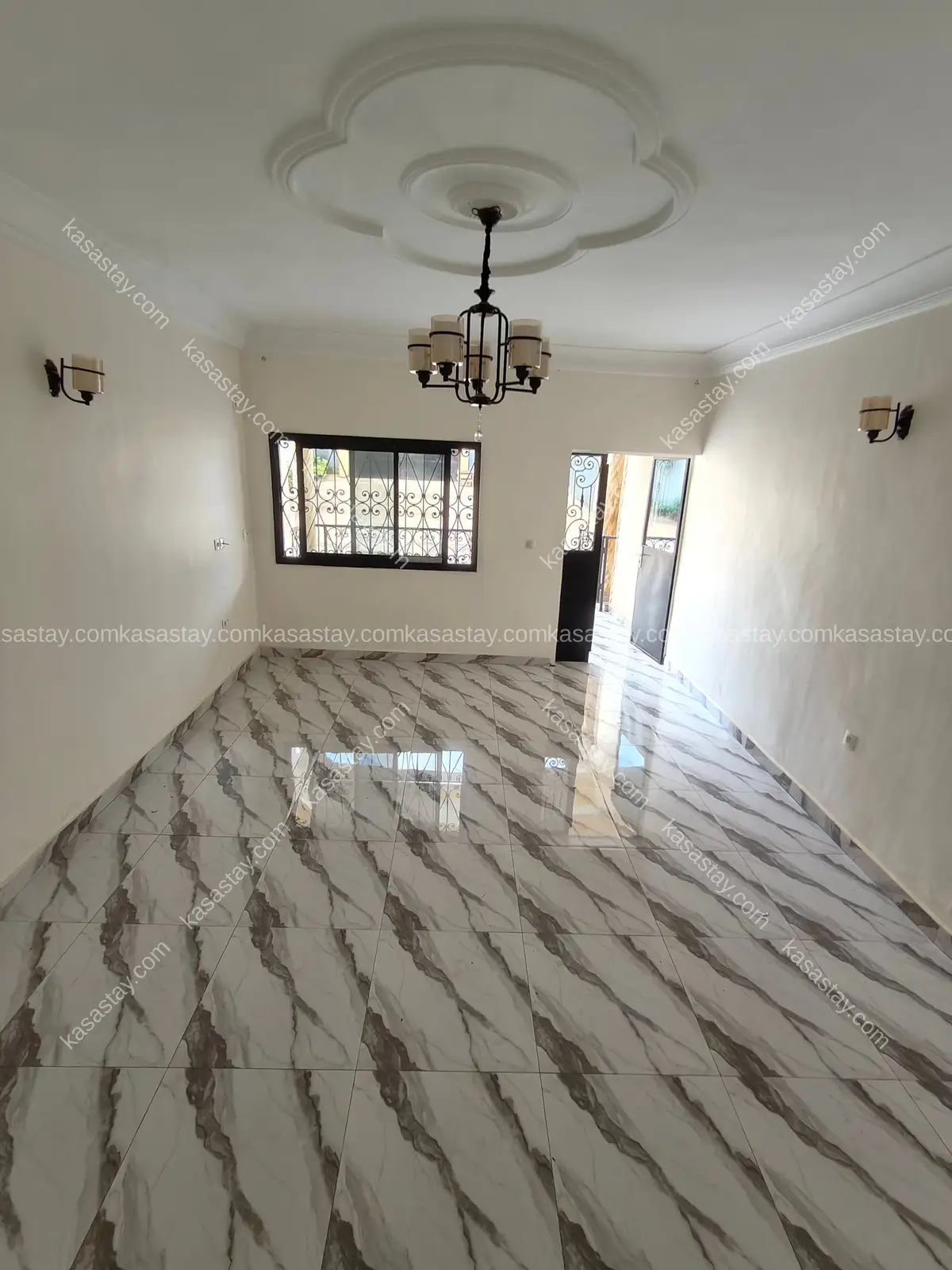 Appartement 3 chambres à louer au niveau du commissariat odza 