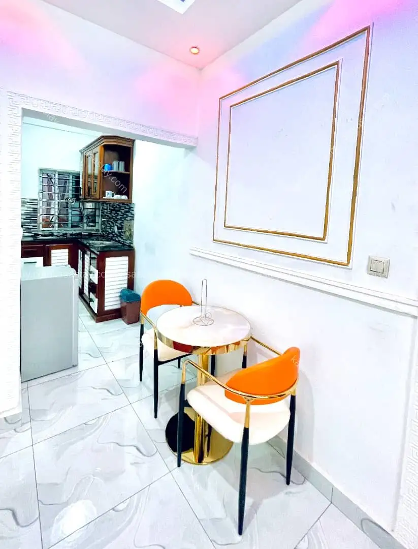 Continental Cozy Fully Furnished Luxurious Studio 004 situated a Tatam 4