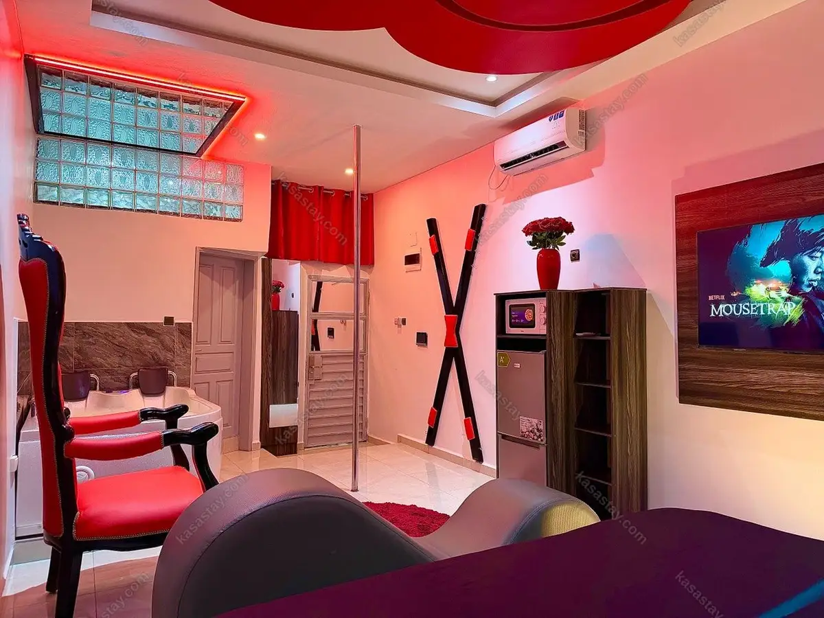 Room in Logpom, Douala, 1 bedroom 4