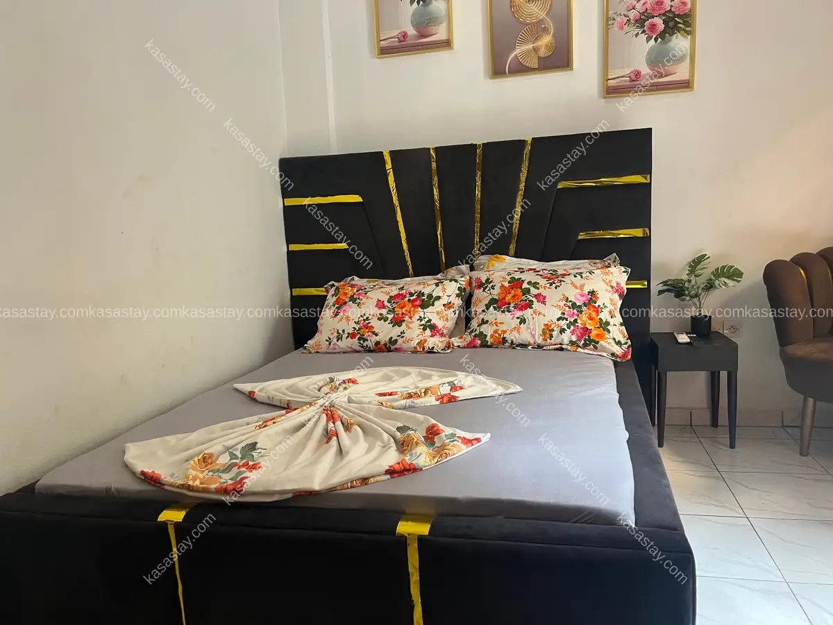 Chambre meublée E3 par NOGIKAT (ndogbong zachman) 2