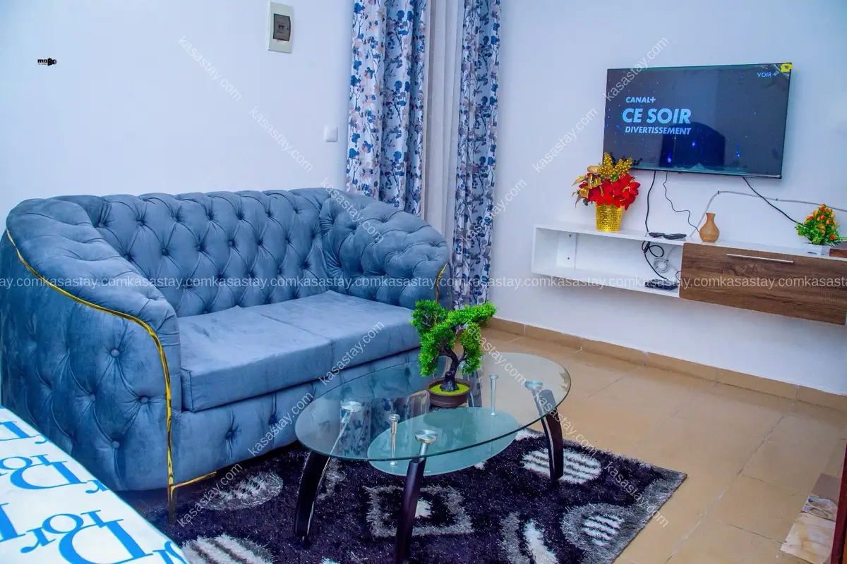 Chambre meublée 1 par Happy guest house ( Makepe Bocom ) 4