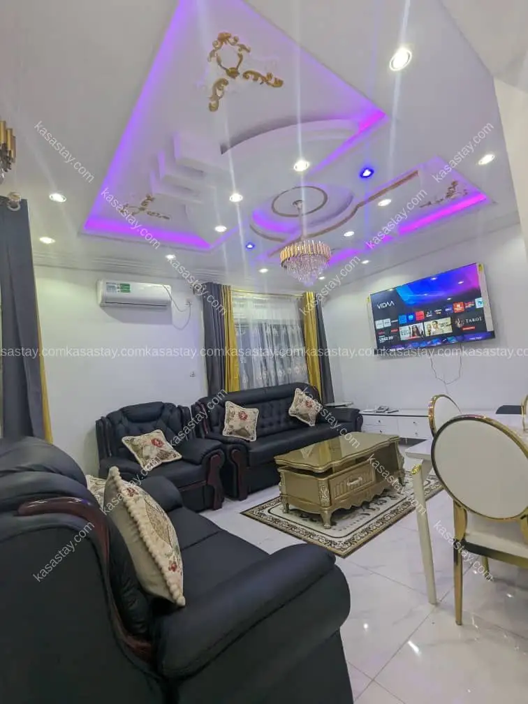 Continental Cozy Fully Furnished Luxurious guest house (Presidential) situated a Tatam