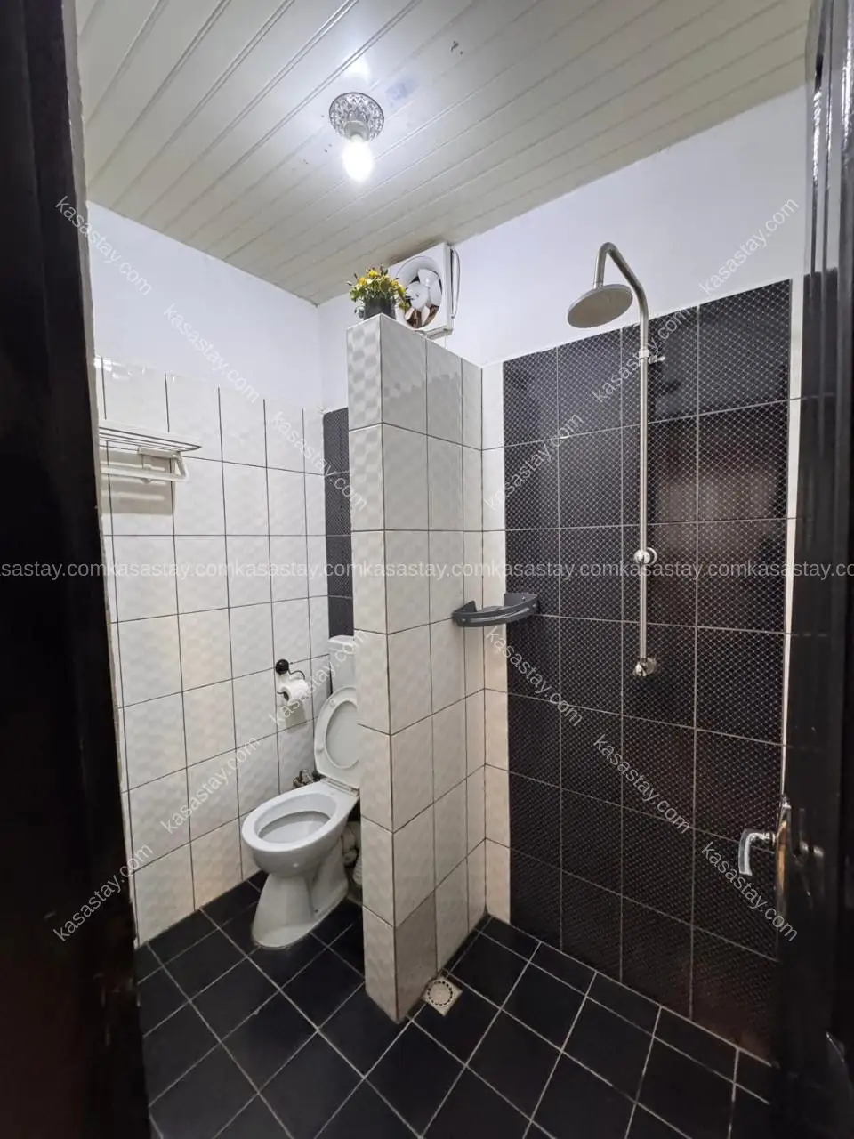 Studio in RFMM+7X, Yaoundé, 1 bedroom 5