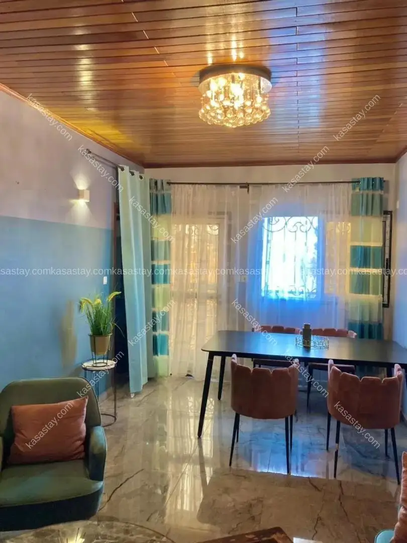 Appartement meublé 3 chambres à Odza 3