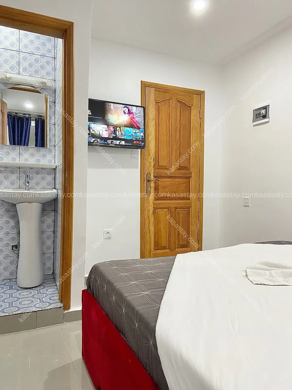 Chambre 11 par RESIDENCE LA MARINA (Bonamoussadi face yoro joss) 5