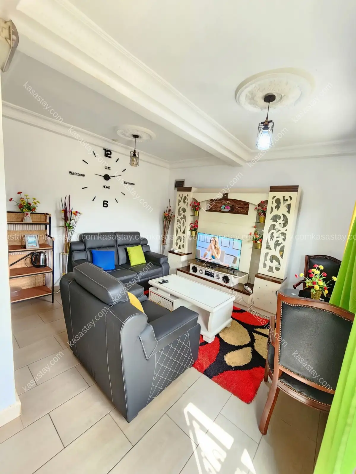 Studio Meublé ultra chic derrière la station esomba 4
