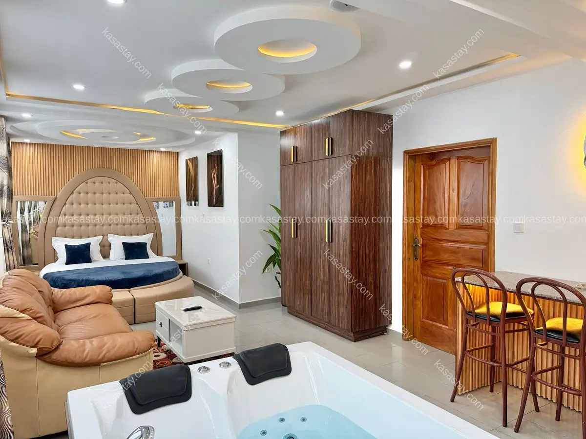 Suite premium avec jacuzzi by RESIDENCE LA MARINA (Bonamoussadi face opiom gold) 2