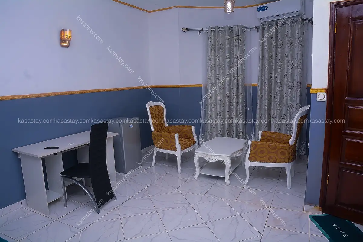Chambre 08 by Ajieh Rest house (Douala, Lendi Maison Blanche, en face école felyma) 2