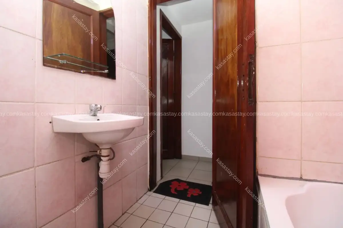 studio meuble par EXPRESS LOGEMENT CAMEROUN ( bali rue prince bel) 3