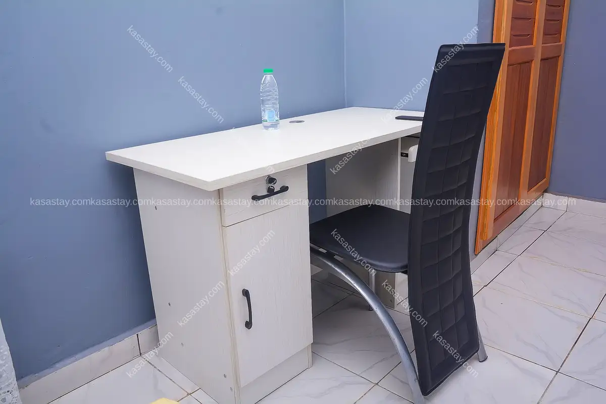 Room in Lendi, Douala, 1 bedroom 3