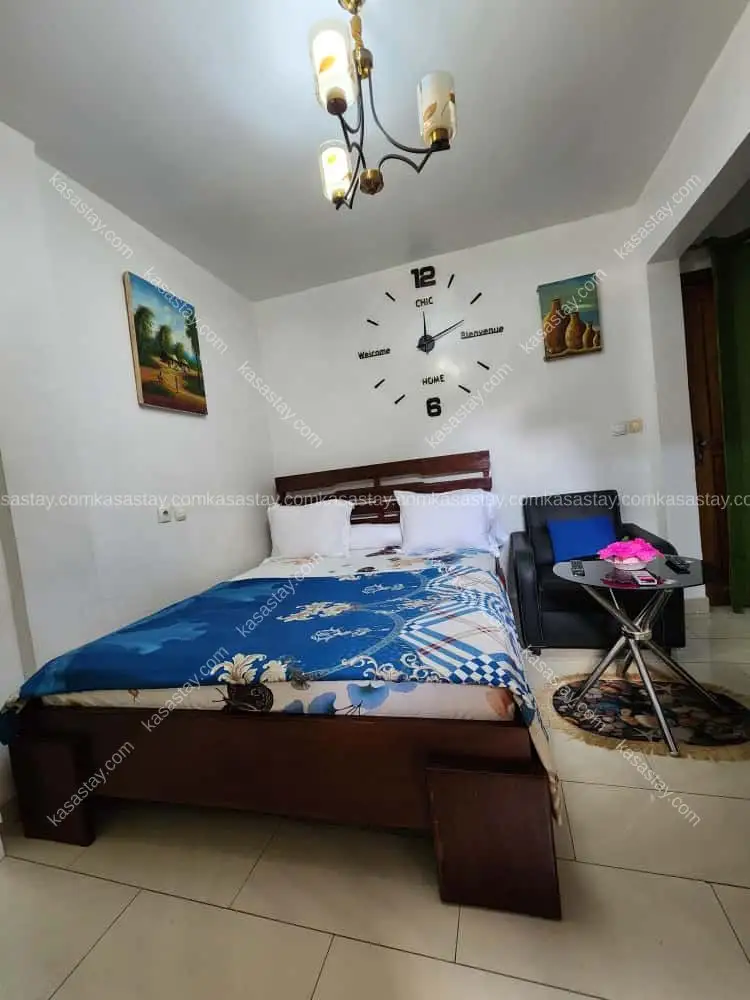 chambre meubée très chic située à Biyem-Assi, Carrefour Scalom 2