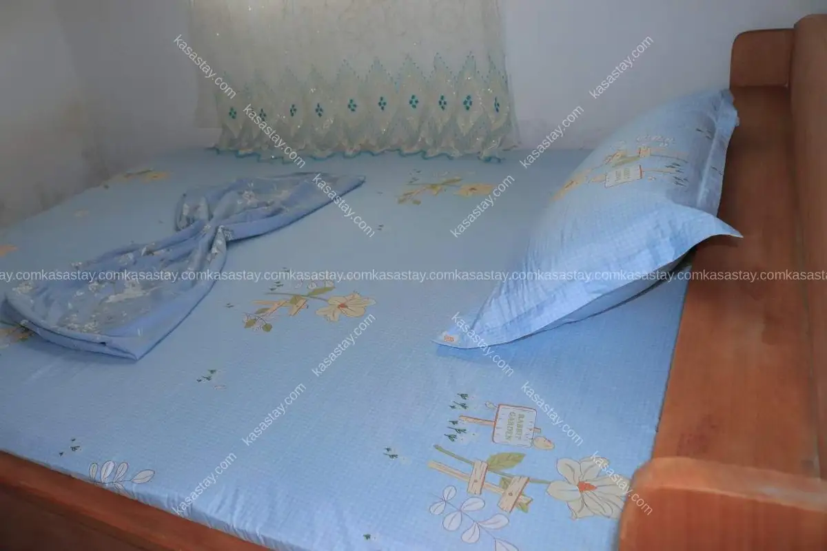 House in School De Dombè, Kribi, 3 bedrooms 5