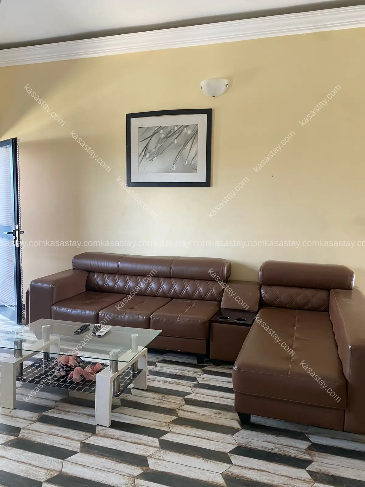 Appartement A3 par immeuble mita ( bonaberi fin pavé pa'a diamant )