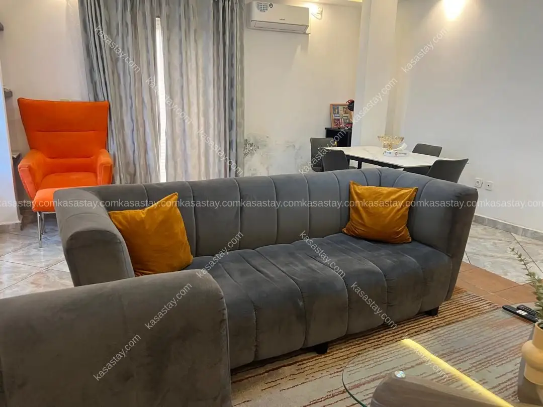 Appartement meublé de 3 chambres par Résidence Safand_Bonapriso 3