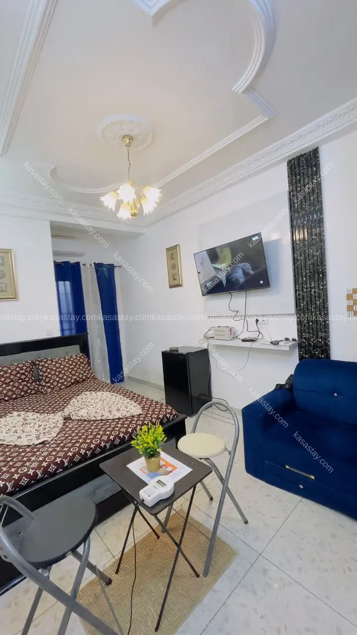 Chambre meublée B9 by Berlinas Guest House ( Ndogbong citadelle ) 2