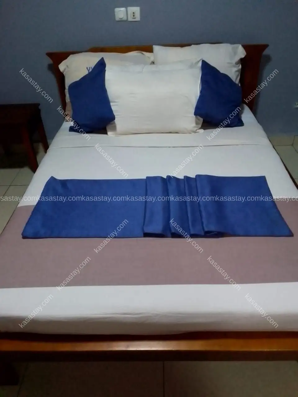 Chambre meublée makepe by résidence Yoro djoss ( bonamoussadi cheval blanc) 2