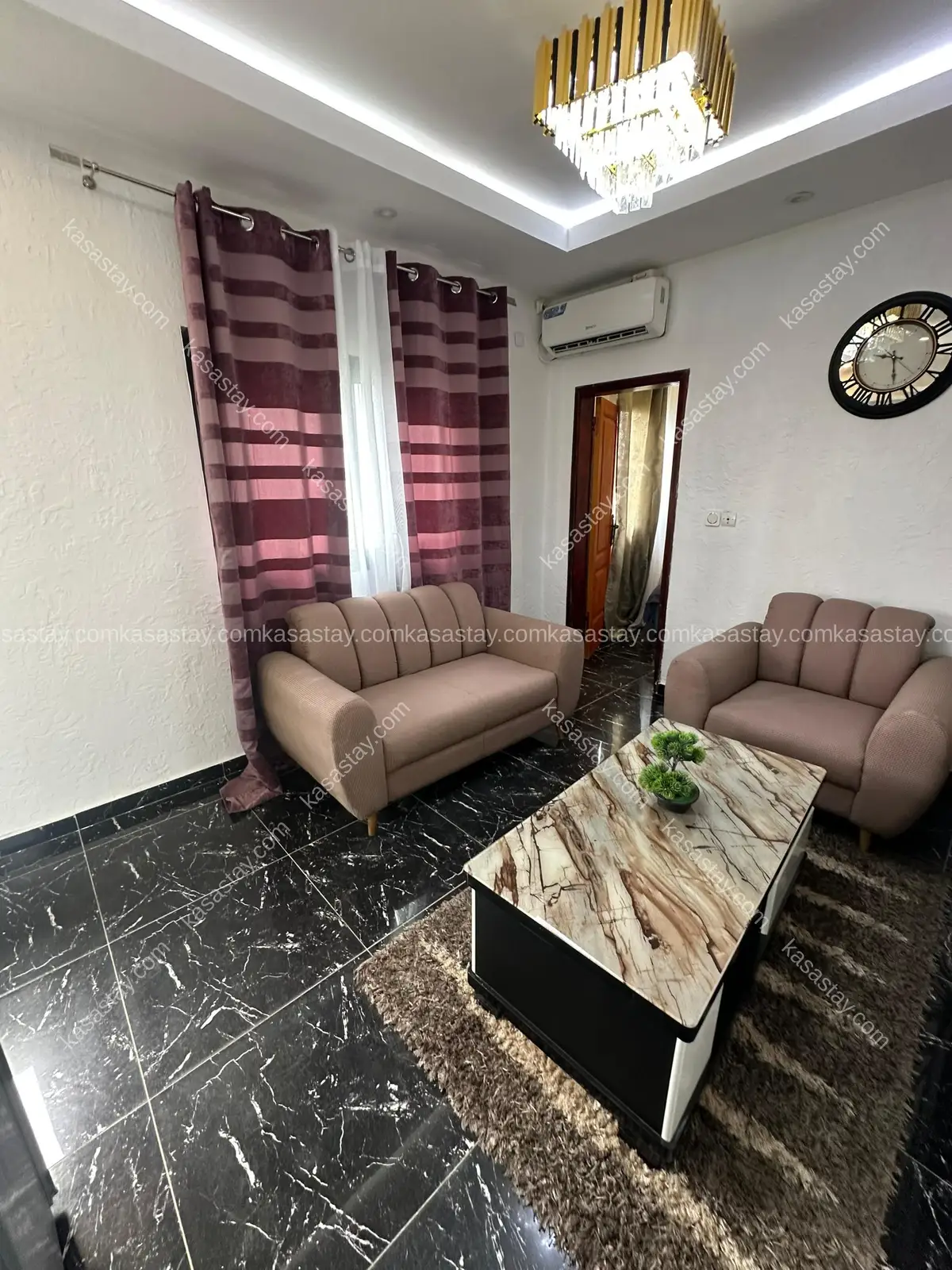 Studio meublé Cameroun by résidence TADE (MAKEPE CARREFOUR PATRICK MBOMA) 2