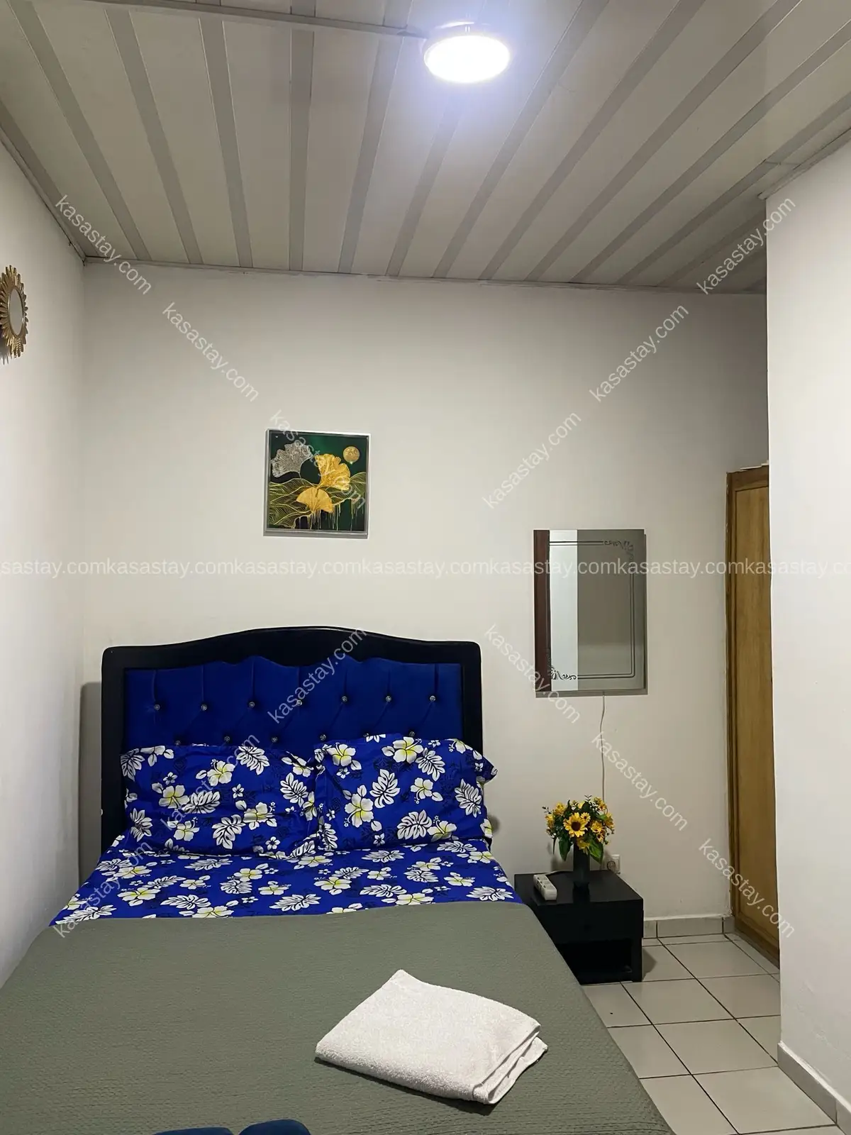 Chambre 1 by résidence les cocotiers ( Bonamoussadi cheval blanc)