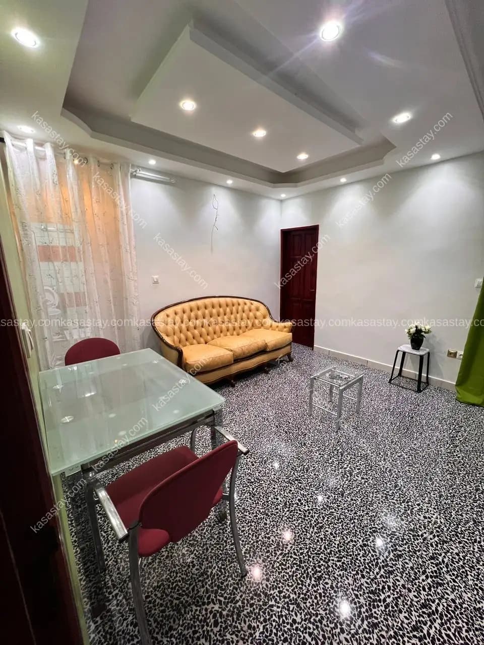 Studio meublé 405 par résidence MARTINELA ( Kotto Mbangue)