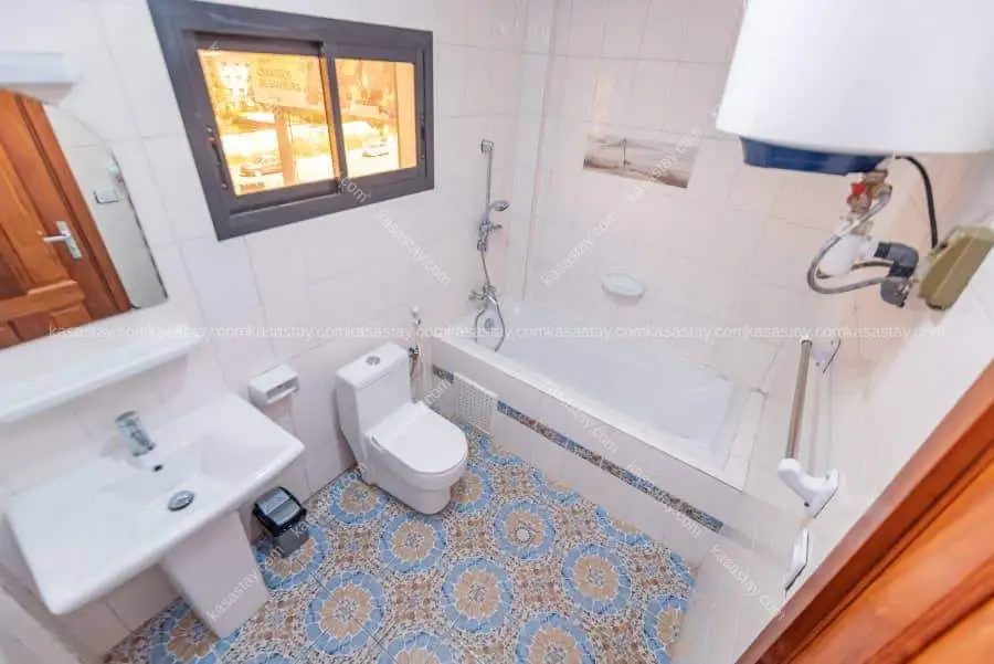 Apartment in Bonapriso, Douala, 2 bedrooms 4