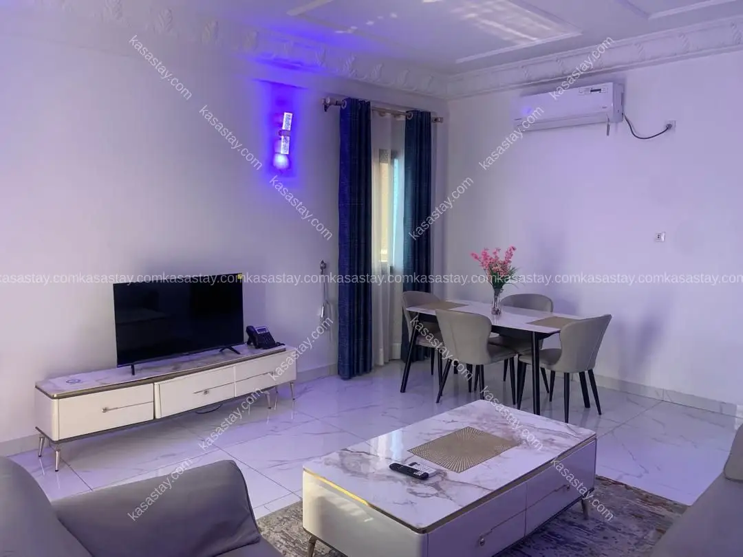 Appartements meublés par PALACE ( Logbesou en face de l'entrée IUC ) 2