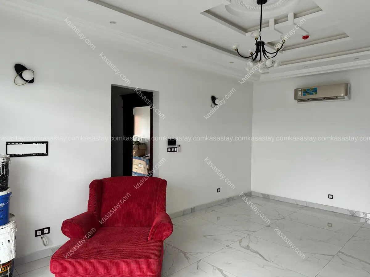 Luxury 2-Bedroom Apartment in Yassa, Cite Chirac 5