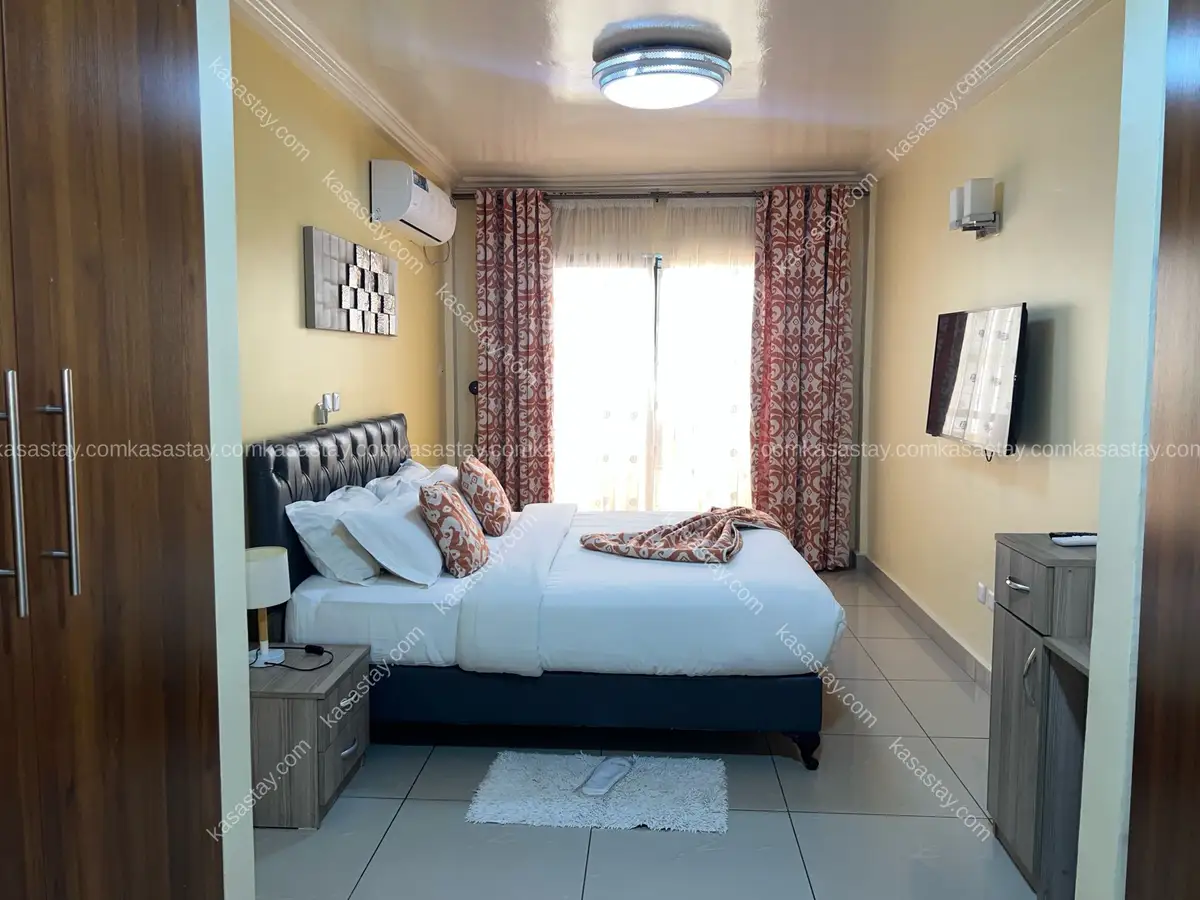 Appartement meublé 5A par RÉSIDENCE LOUMIA PREMIUM (Bonapriso) 5