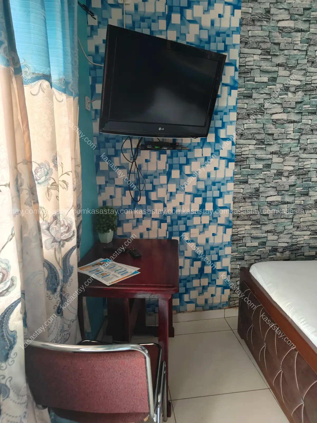 Chambre meublée vip climatisée Chez la résidence le Mimaro située à Mbalgong 3