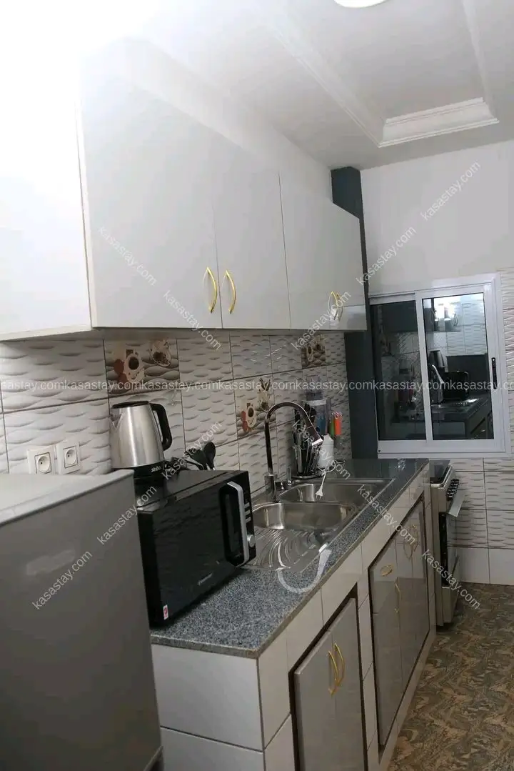 studio meublé 1 par résidence serabell appart ( Gabon bar entré école publique) 5