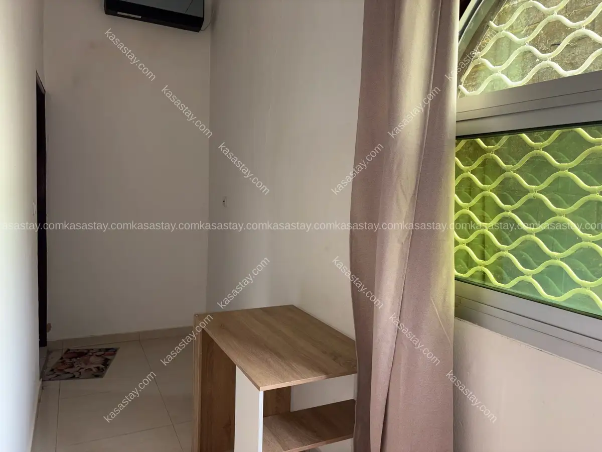 Chambre meublée 6 de LA VILLA DES CŒURS HEUREUX ( bonamoussadi) 4
