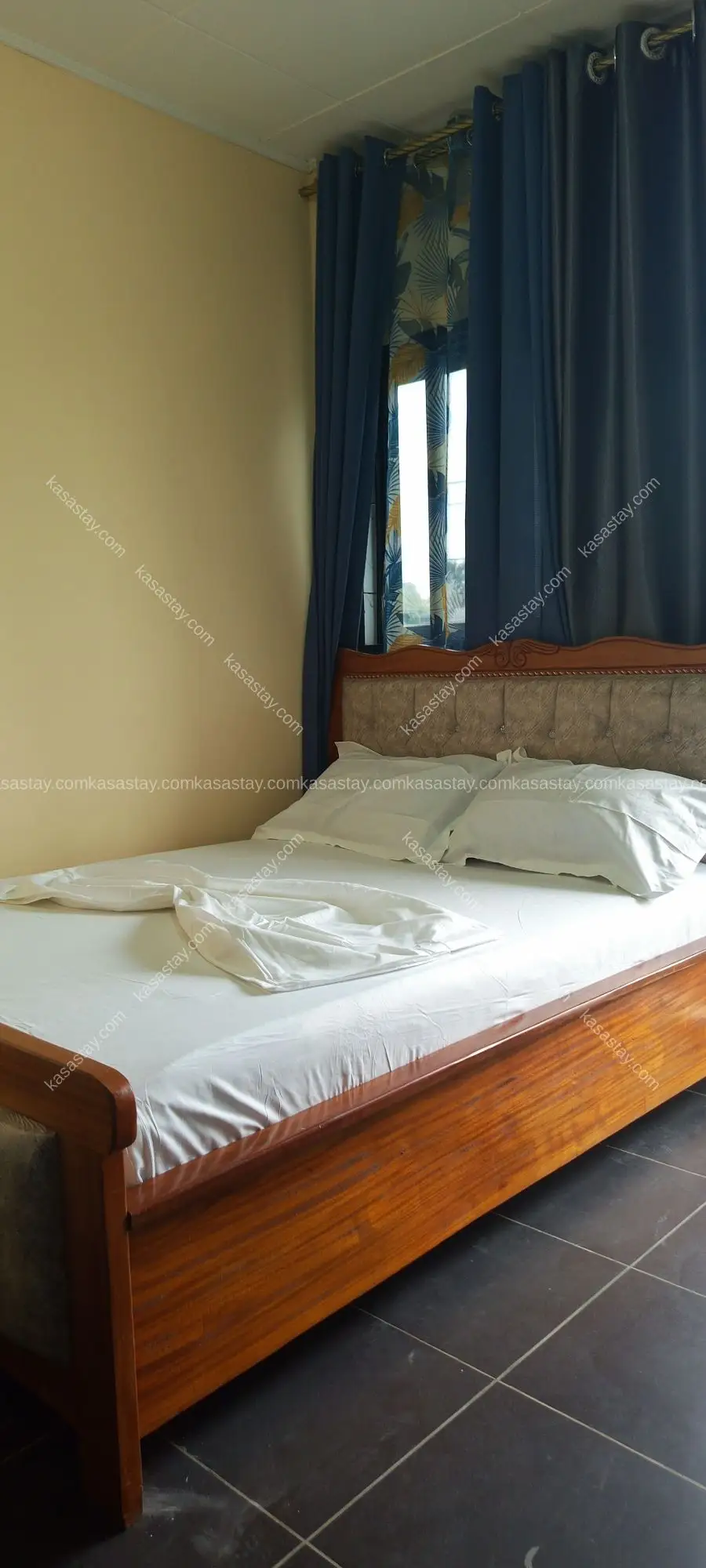 chambre meublée 5 by résidence by résidence klin sarl ( vallée conquête ndogbon)
