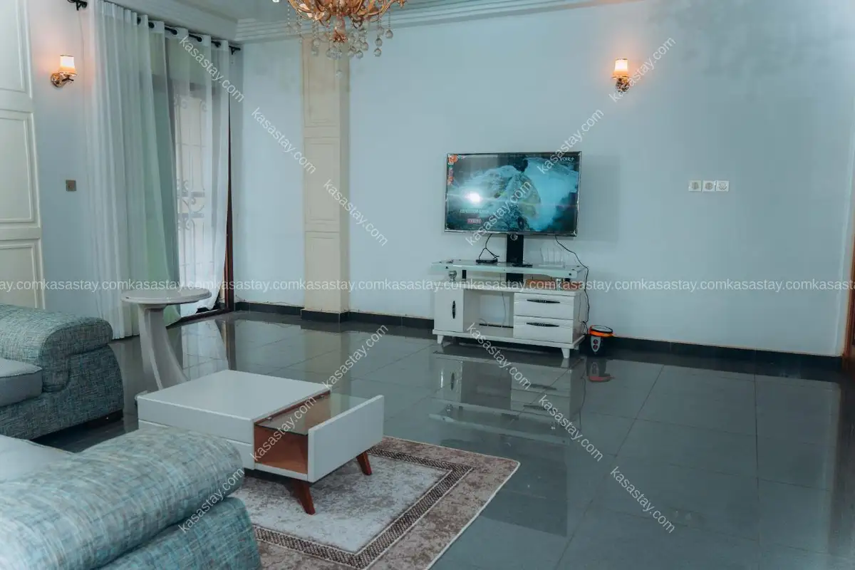 Apartment in Quartier Bastos, 3 bedrooms 3