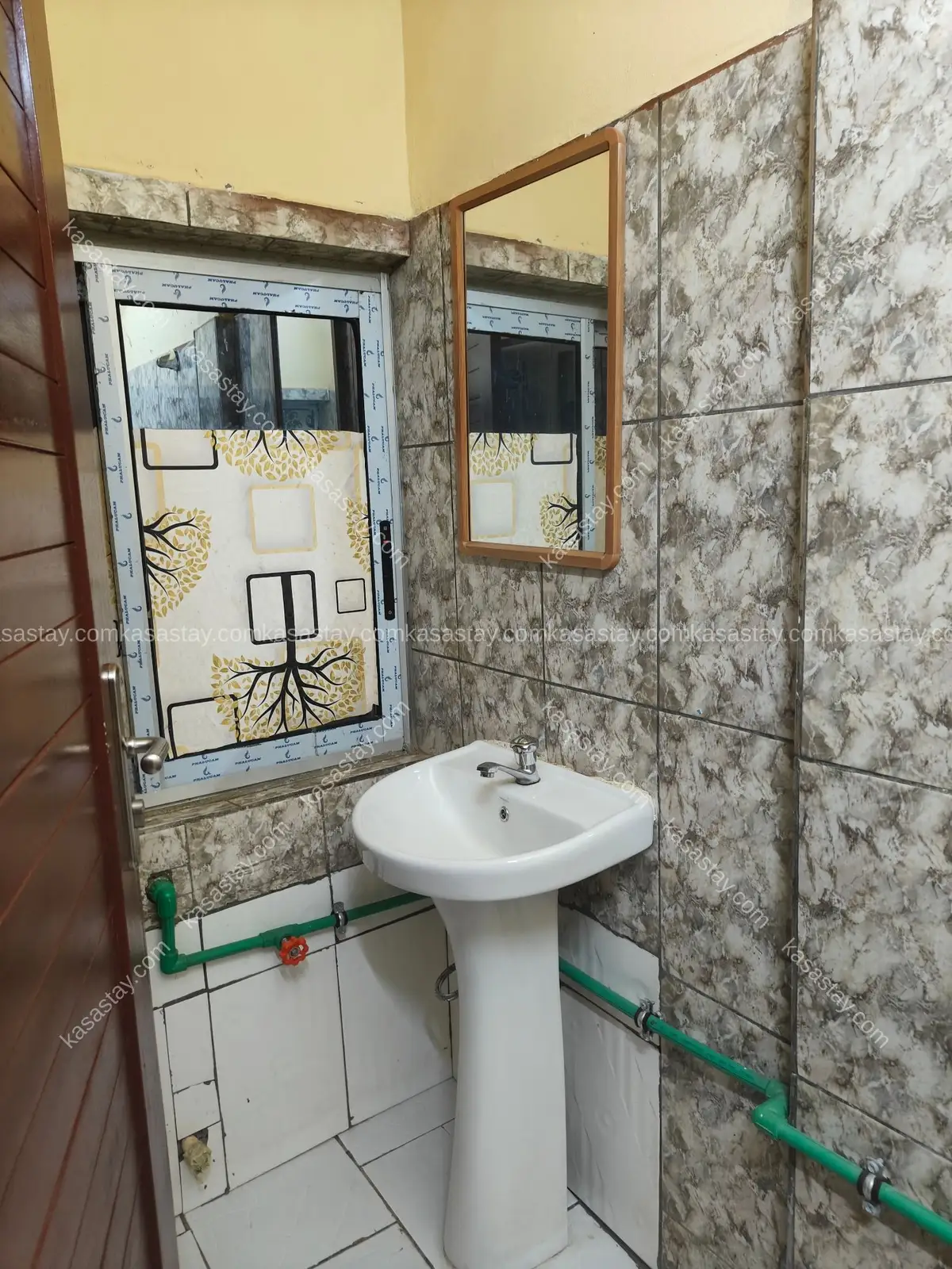 Chambre meublée Amelson 305 simbock(Carefour Mbalgong) 5