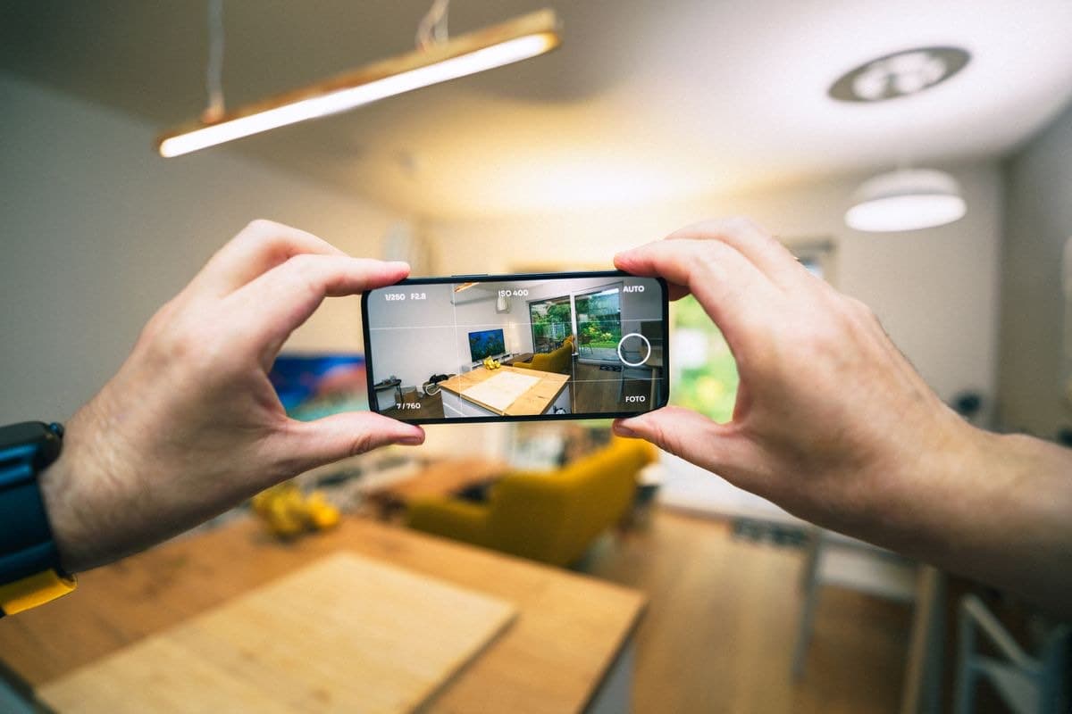 Photographing a furnished rental interior with a smartphone