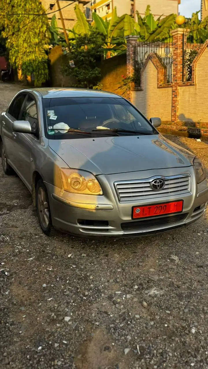 Toyota Avensis Sedan 2