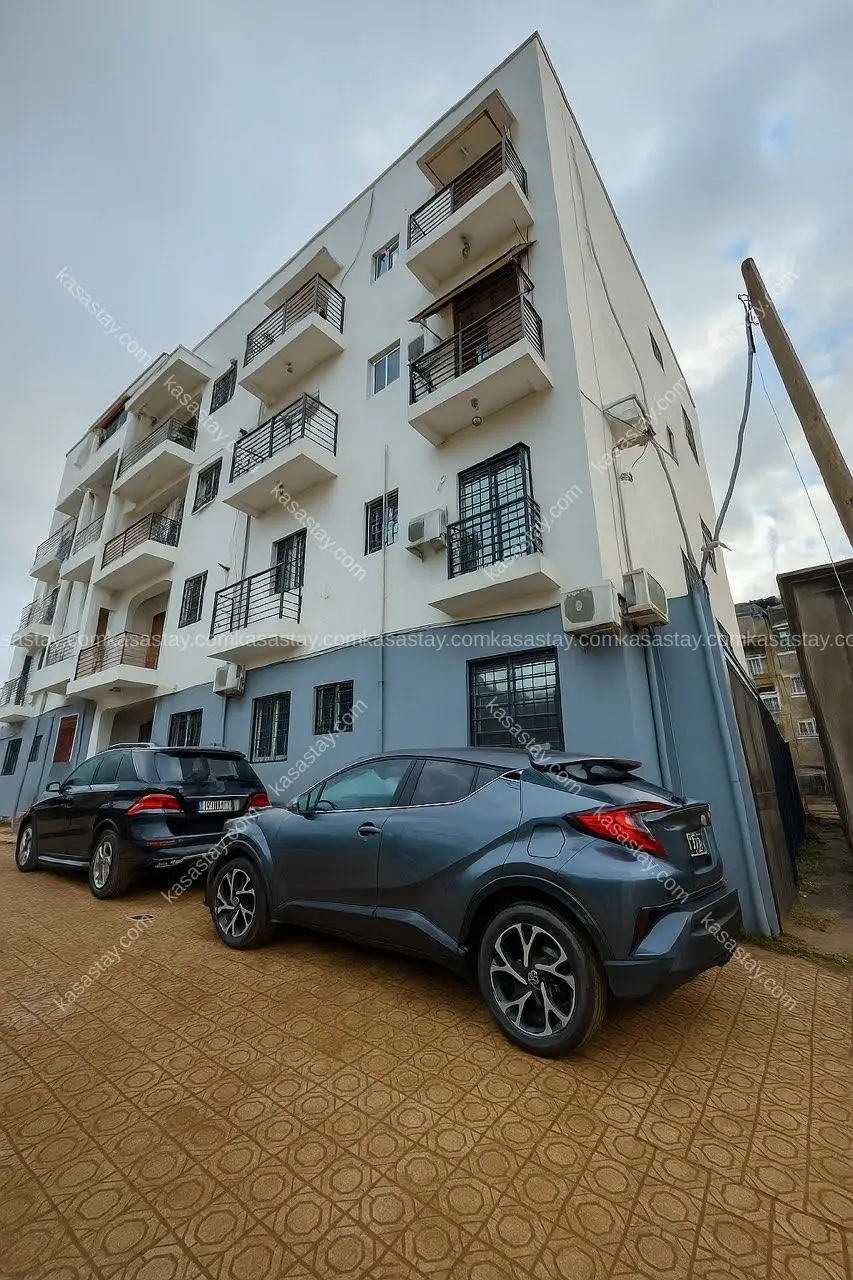 Studio à Nlongkak, 1 chambre