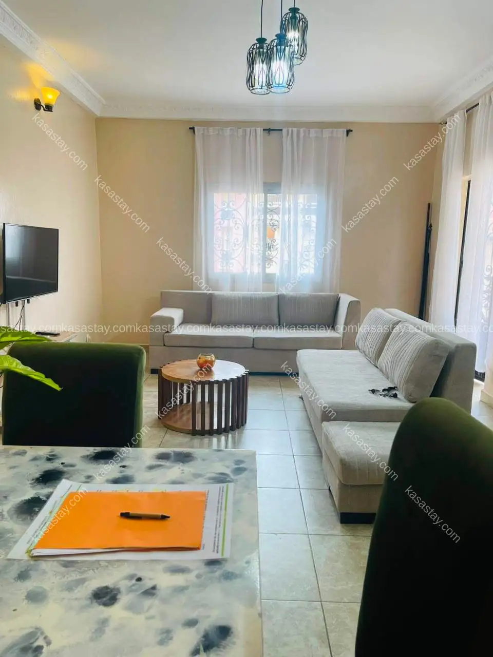 Property in Montée Jouvence, 2 bedrooms